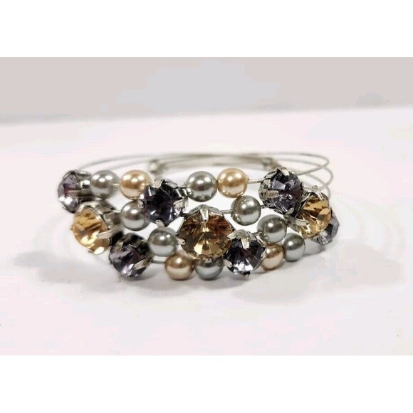 2010 Avon Sparkling Floral Cuff Bracelet Silver Tone Faux Pearls Rhinestones NEW - Picture 1 of 9